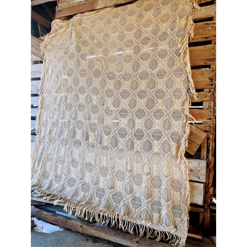 Antique/Vintage Cotton crochet Thread Bedspread with Fringe 108x82" - Picture 10 of 13